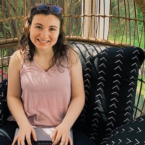 Meet your Posher, Charlotte